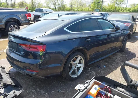 2018 Audi A5 2.0T Premium z USA, uszkodzony, nr VIN WAUENCF51JA038566